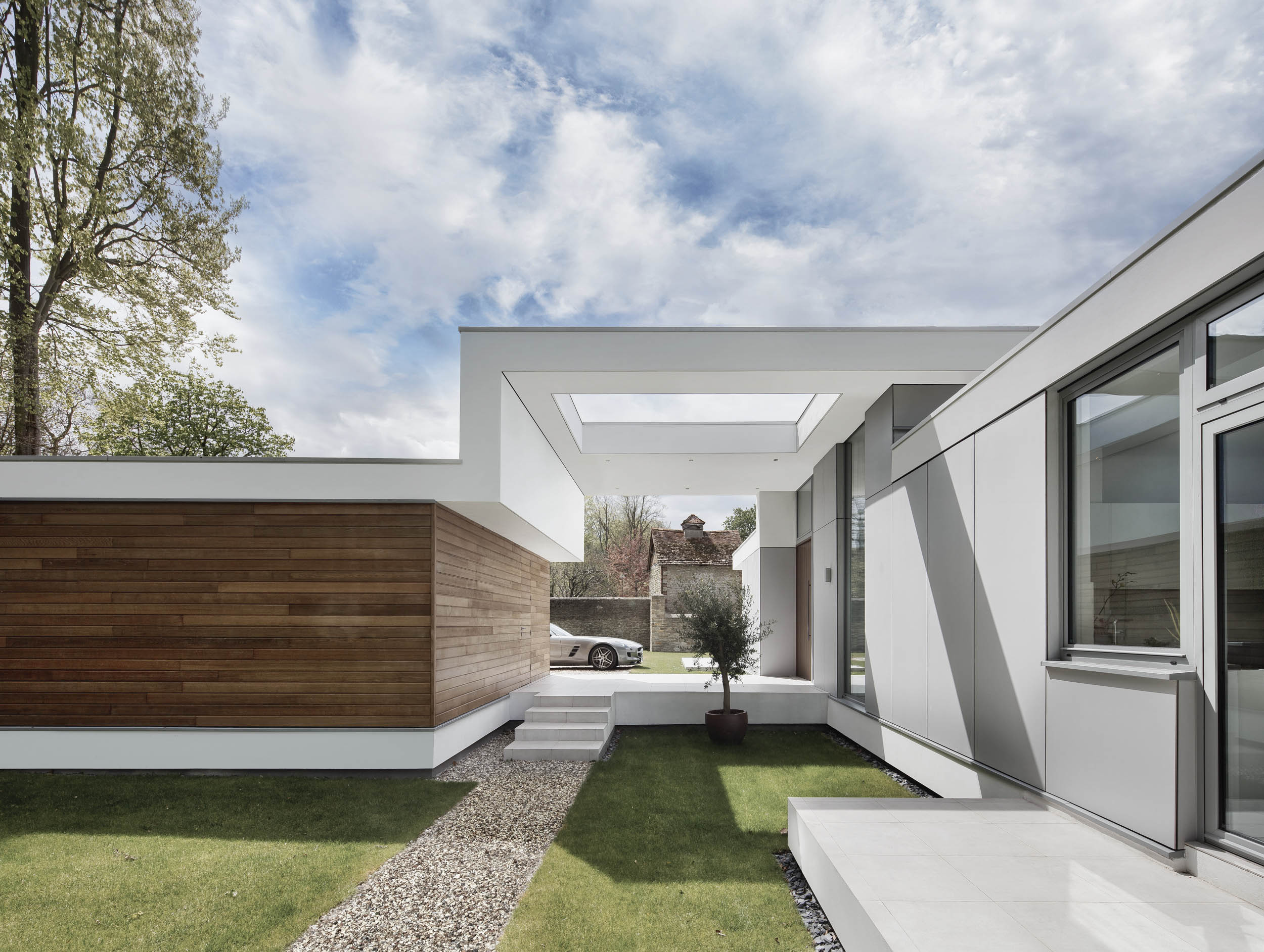 Flowing contemporary new build riverside home