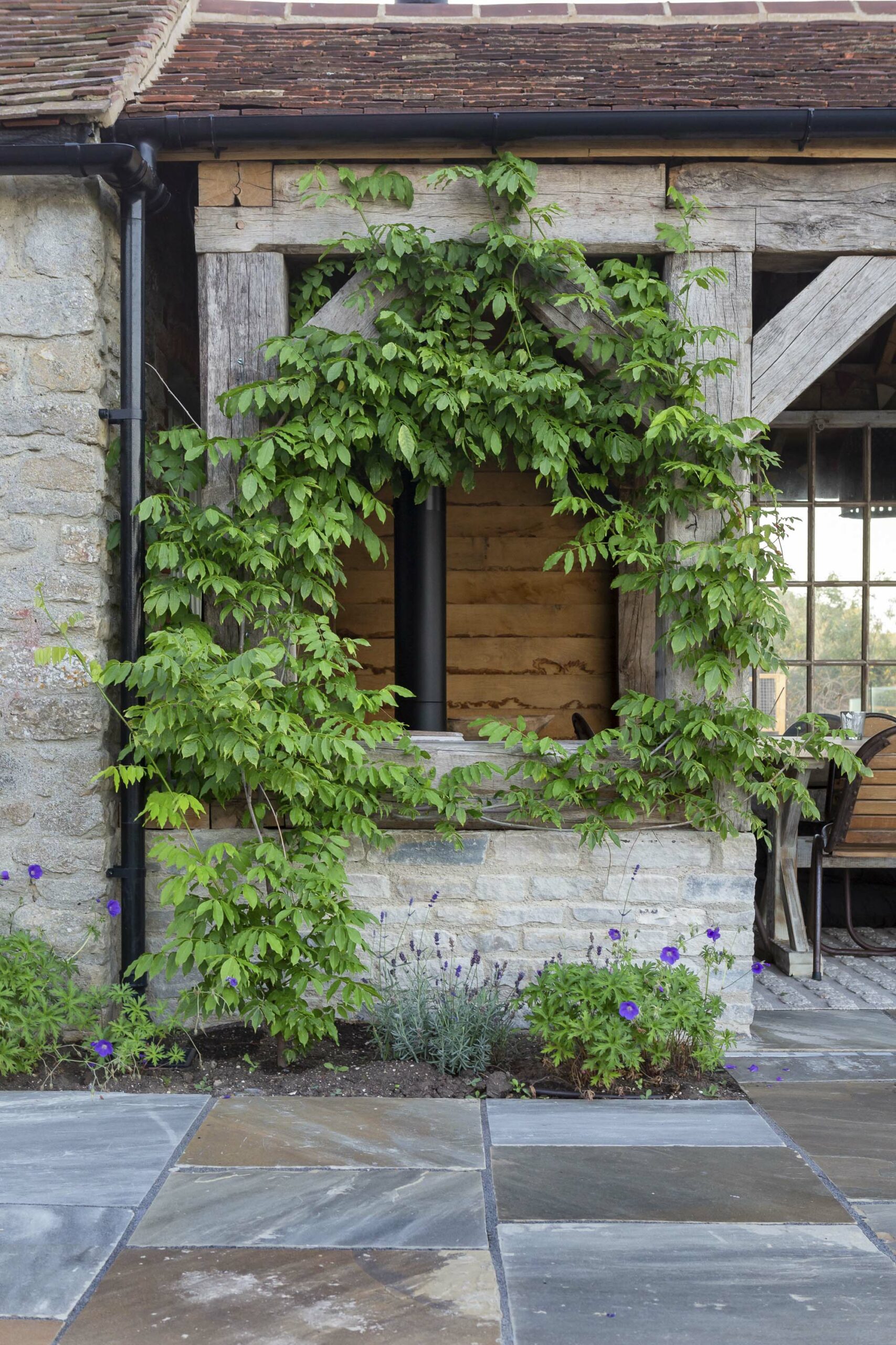 Al fresco dining landscaping design poolside pavilion