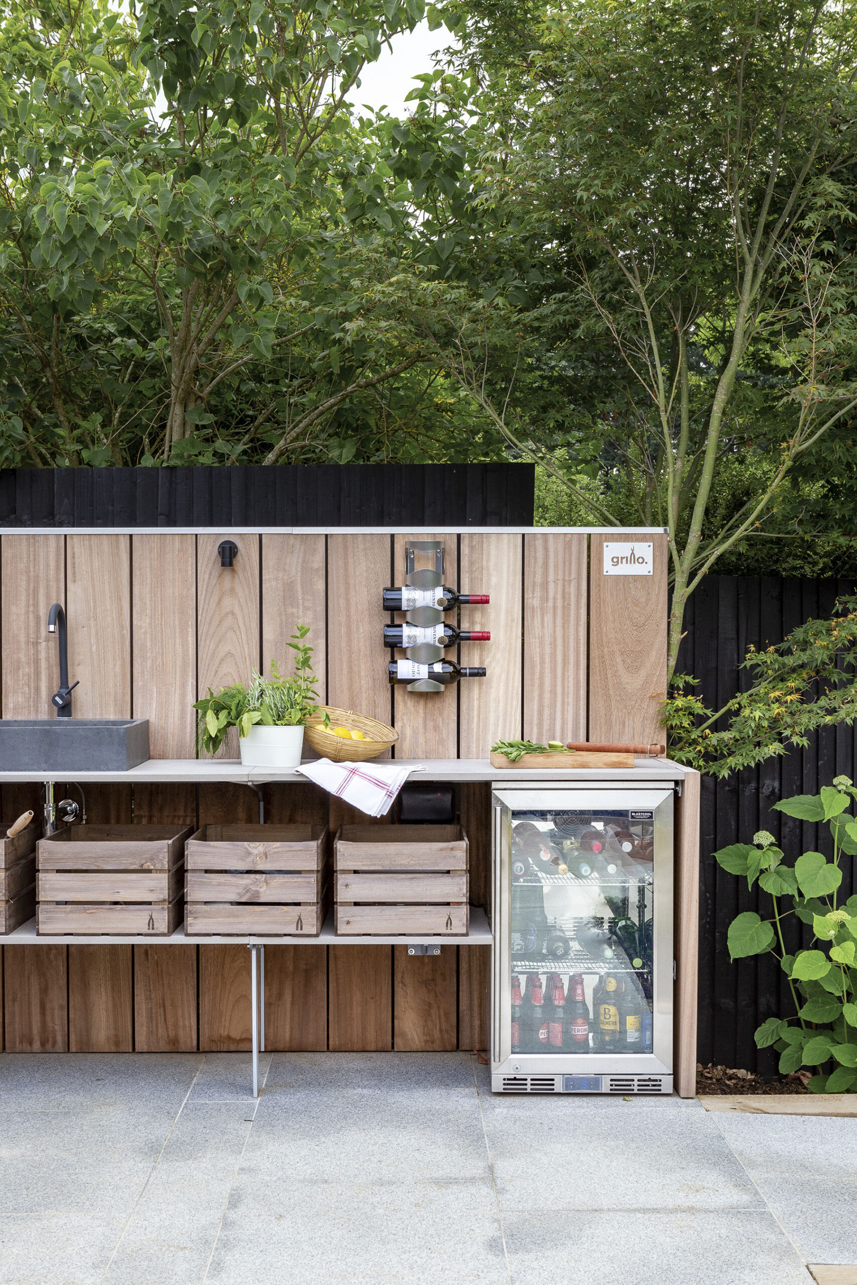 Curated outdoor kitchen land