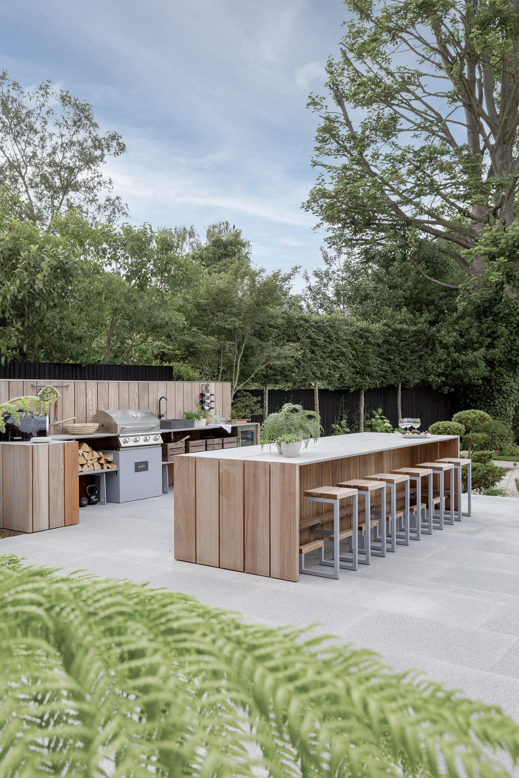 Luxury outdoor kitchen bar table design