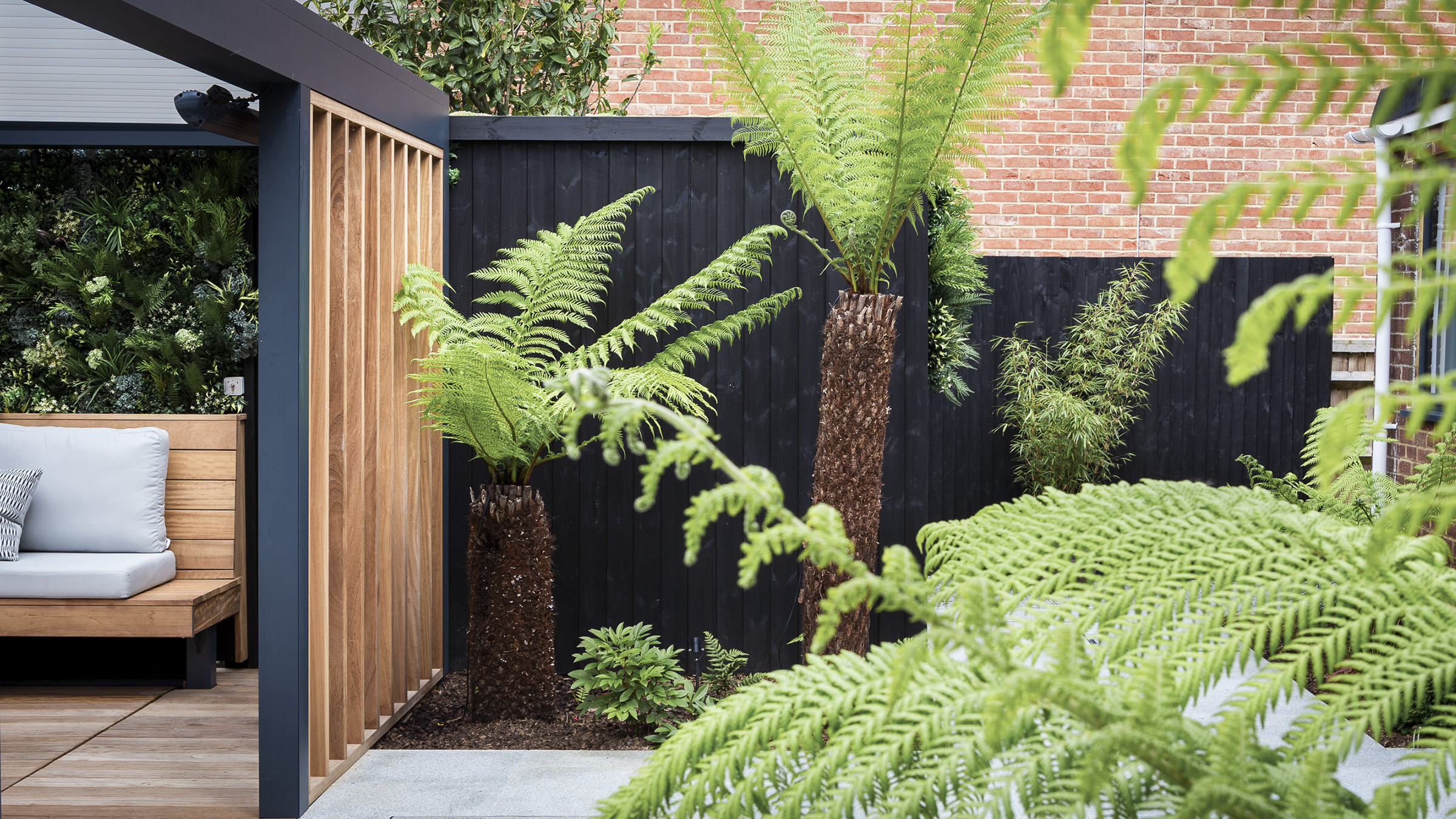 Live plant wall garden bench design