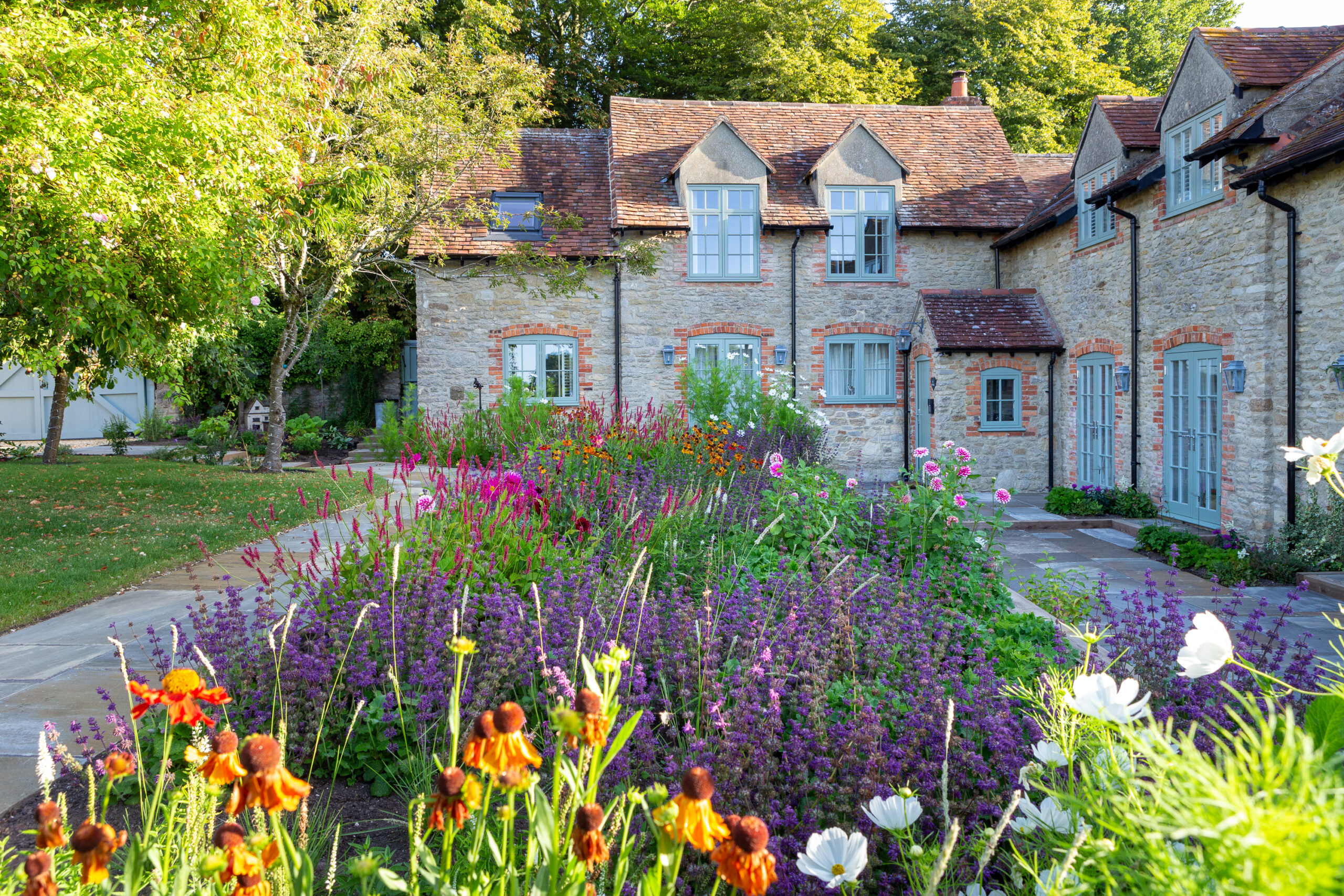 Vibrant cottage garden design