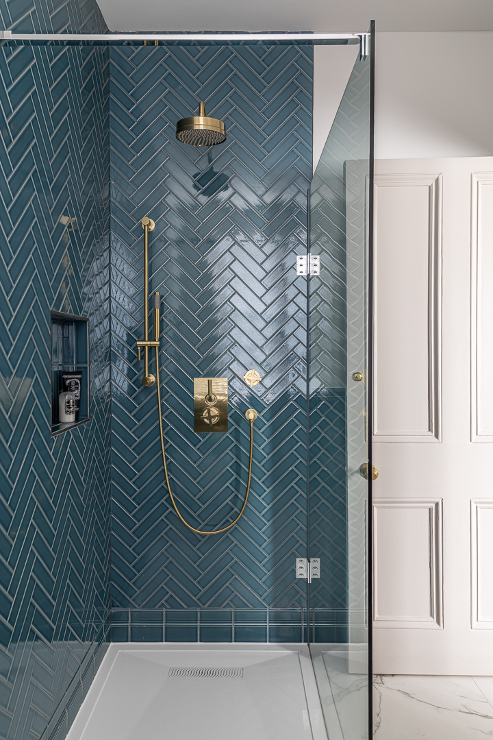 MOdern light filled bathroom interior renovation