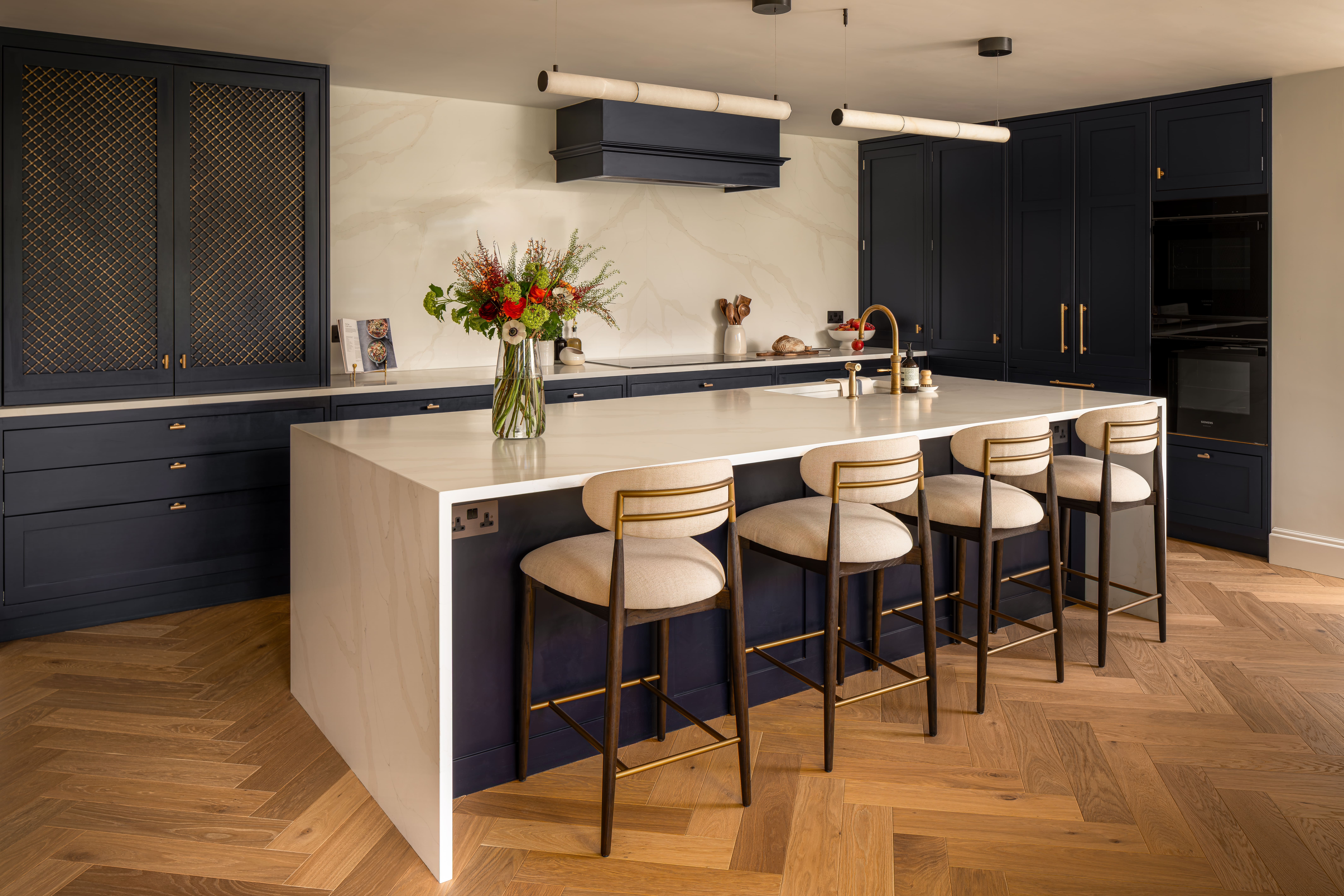 Contemporary Kitchen Interior Design by HollandGreen