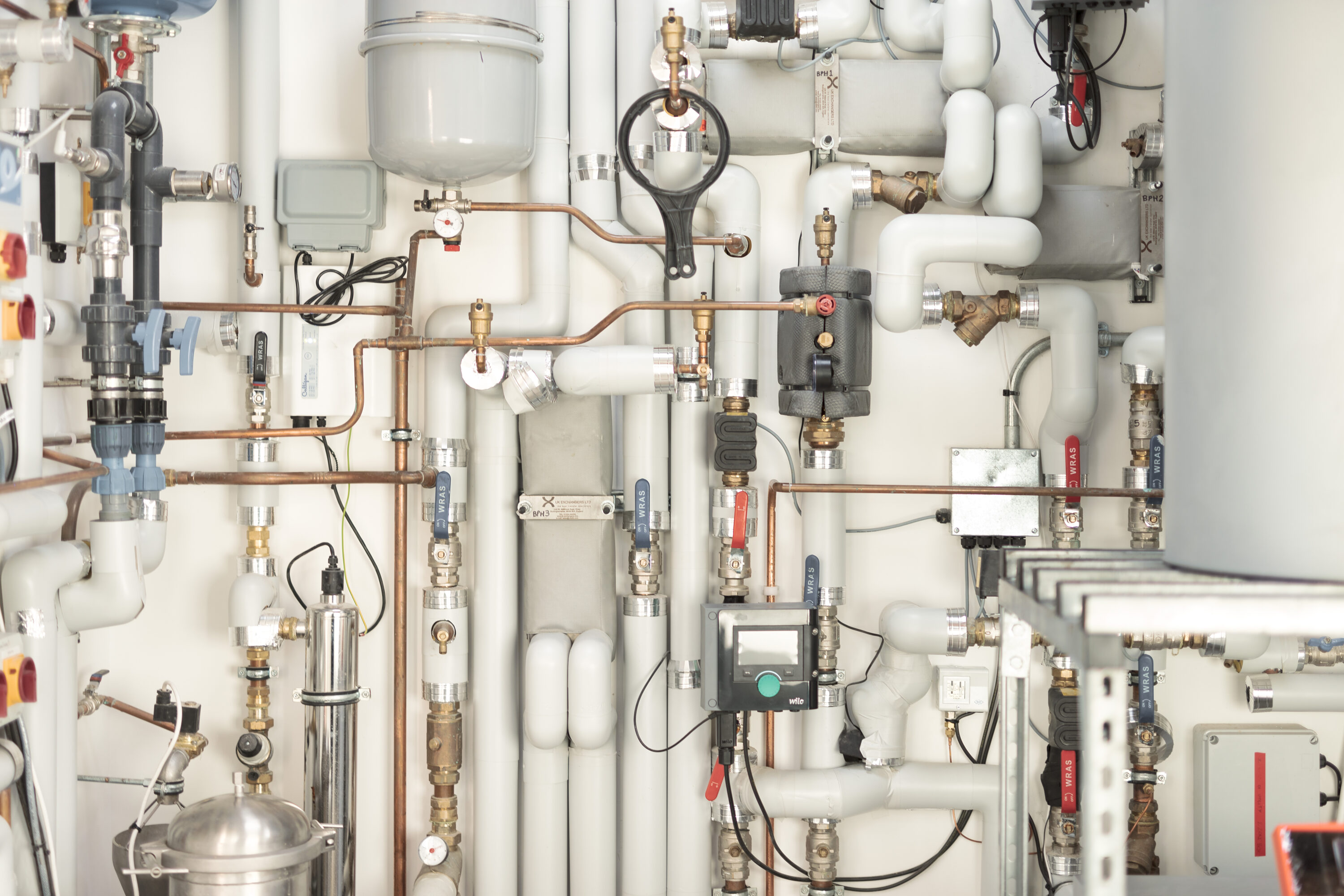Alternatives to Traditional Air-Conditioning at Water's Edge